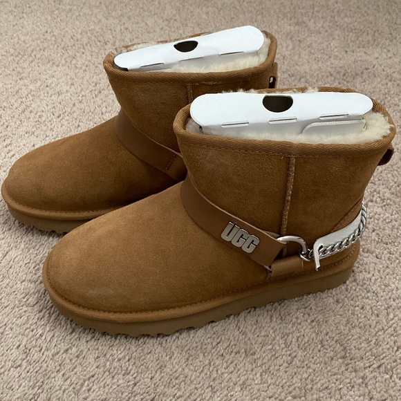 UGG Classic Mini Chains II Size 5 - Picture 2 of 13